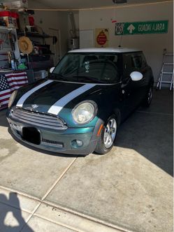 MINI Cooper Hatchback – Green with Racing Stripes