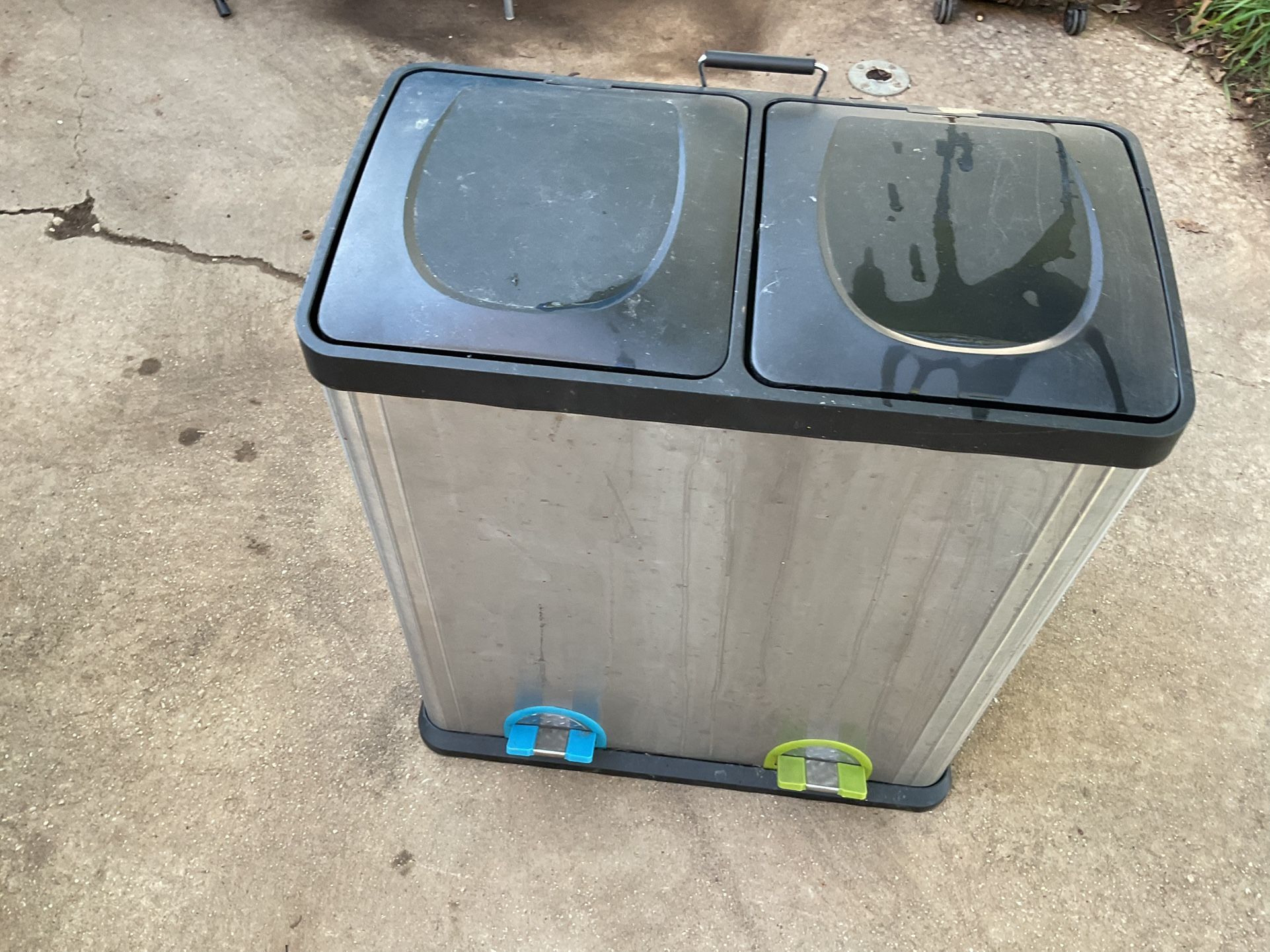 A Big Two Parts Stainless Steel Kitchen Trash Can, On Foot Works, The Other One You Have To Use Your Hand ( NO SHIPPING)