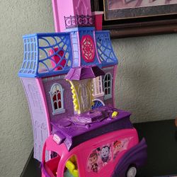Vamparina Doll House 