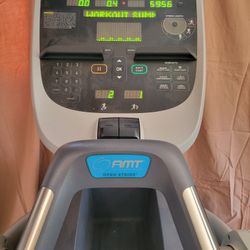 PRECOR  AMT Open Stride Elliptical