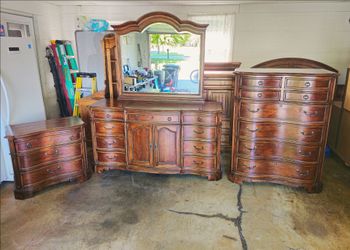 4 PIECE SOLID WOOD BEDROOM SET