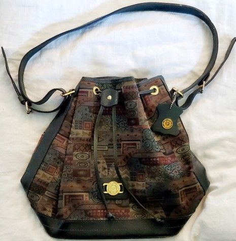 Dav Danny International Purse/ Crossbody Dav Danny International Purse/ Crossbody