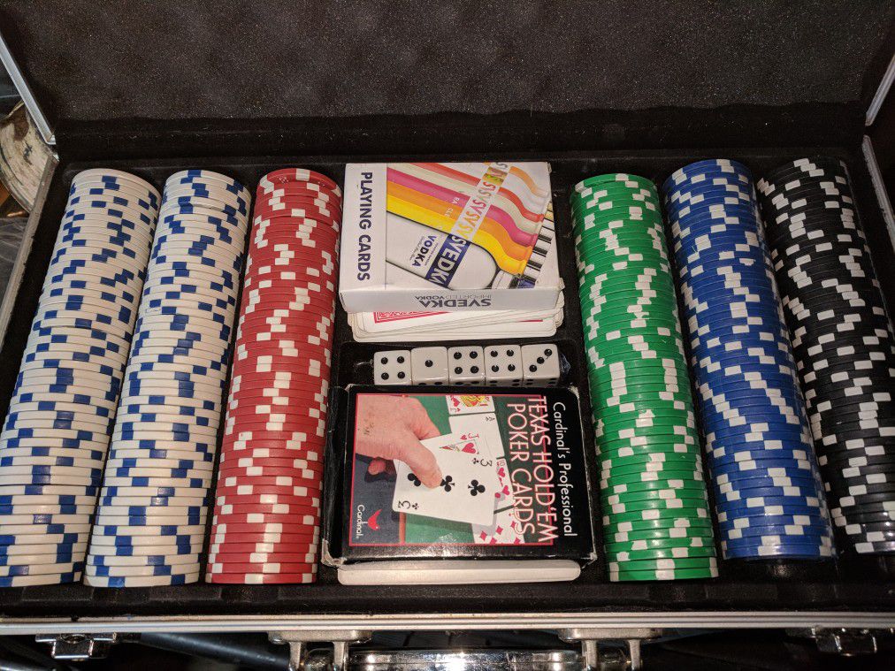 Poker chip set with dice