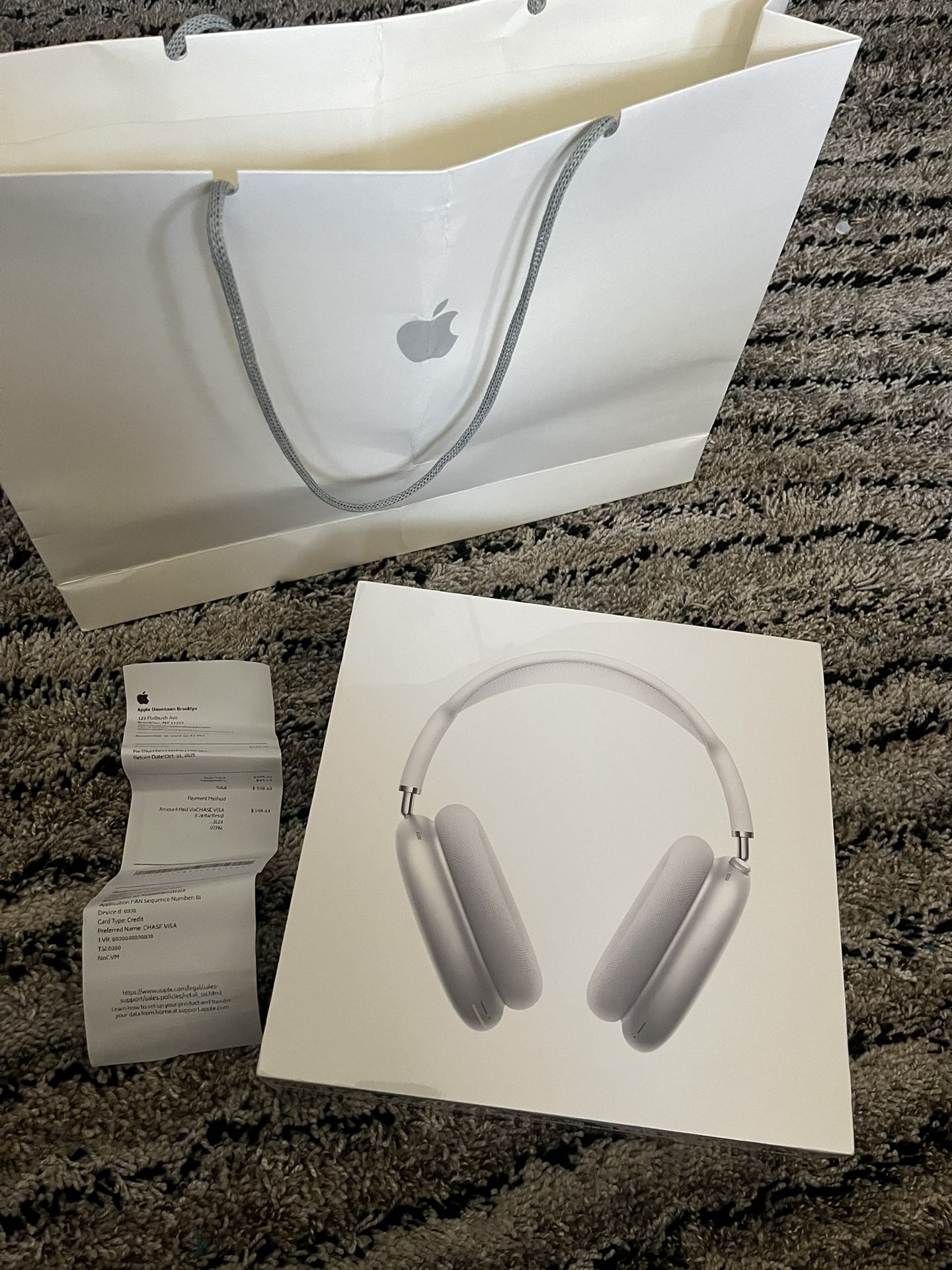 AirPod Max’s Silver
