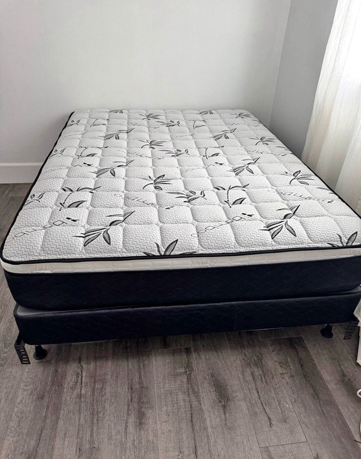 Queen Mattress W/Box spring