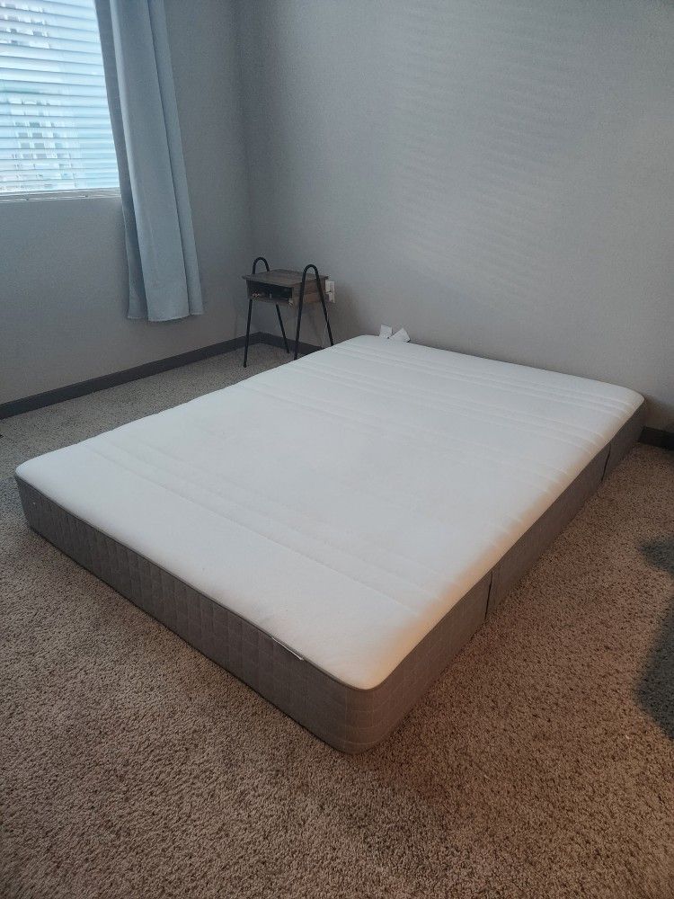 Queen Mattress - Ikea HAUGESUND
Spring mattress, medium firm/dark beige