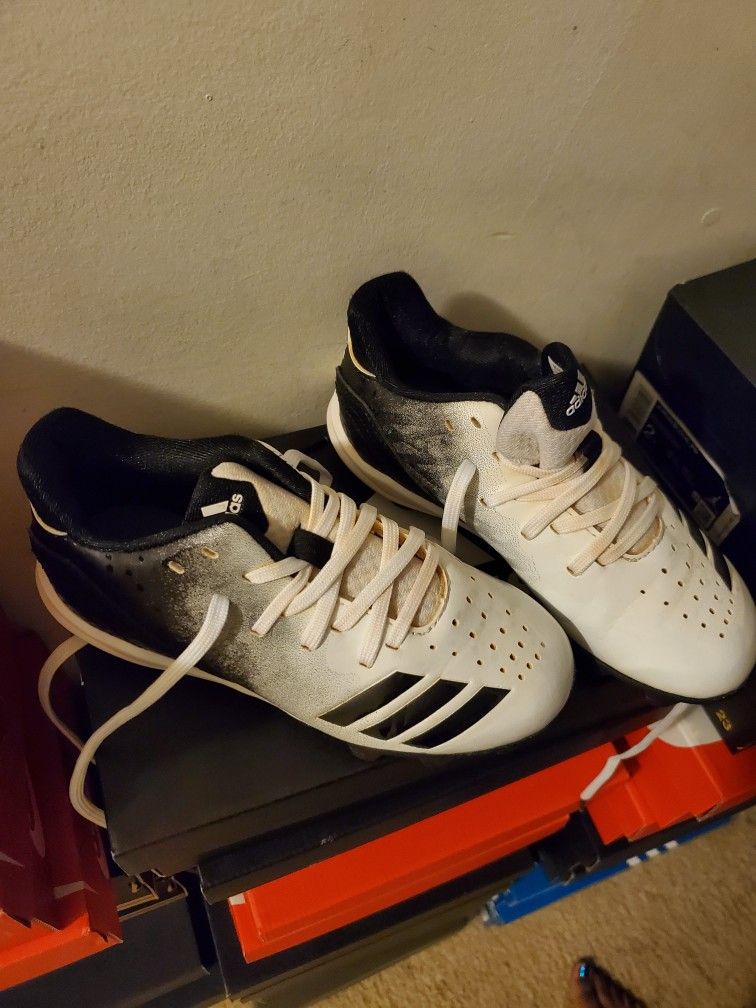 Boys Baseball Cleats