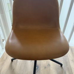 Design Within Reach Visu Wide Swivel Chair