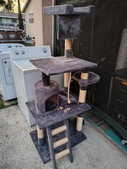Nice Cat Treehouse