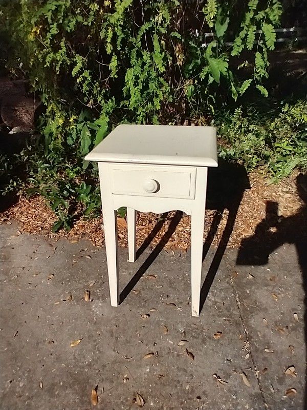Wooden Cute Table With Drawer