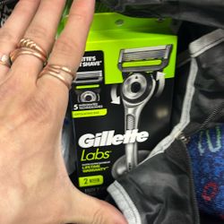 Gillette Labs 1 Razor 2 Cartridges And 1 Razor Stand . 