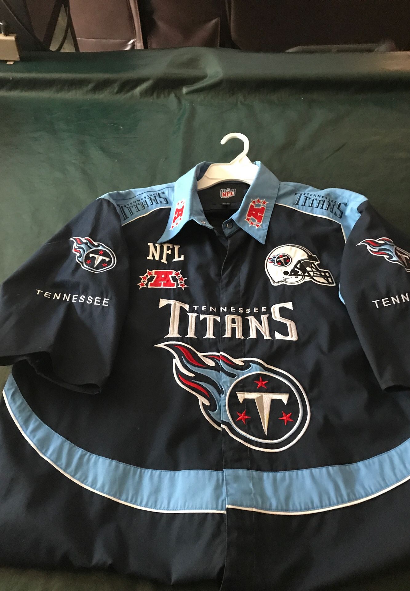 Titans collar shirt