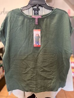 Women’s green shirt