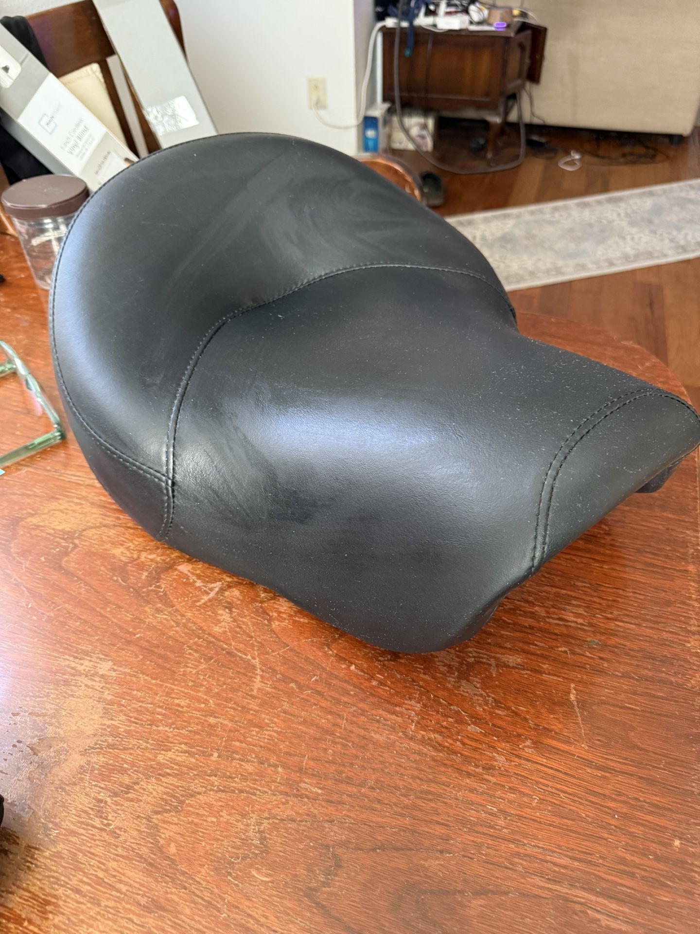 Harley Davidson Dyna Solo Seat LIKE NEW