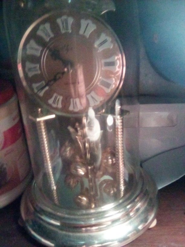 Elgin Anniversary Clock