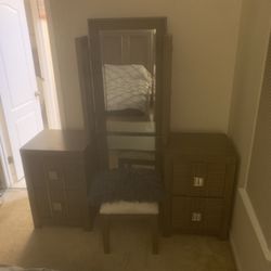 Vanity , Dresser Drawer 