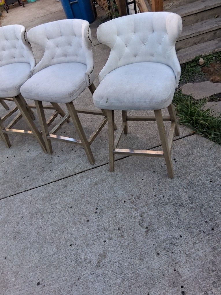4 Thuis Chair $80