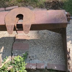 FIFTHWHEEL HITCH