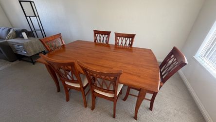 Six  chair, dining room set