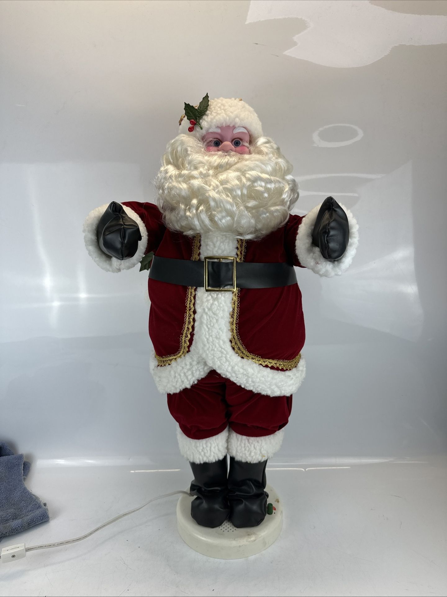Avon Santa Ferris Wheel Snow Globe 2007 – Musical, Lights Up, Animated