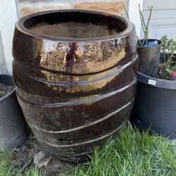 Large large glazed ceramic outdoor planter 