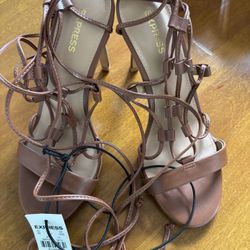BRAND NEW NEVER WORN EXPRESS SHOES SIZE 6 