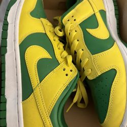 Nike Dunks 