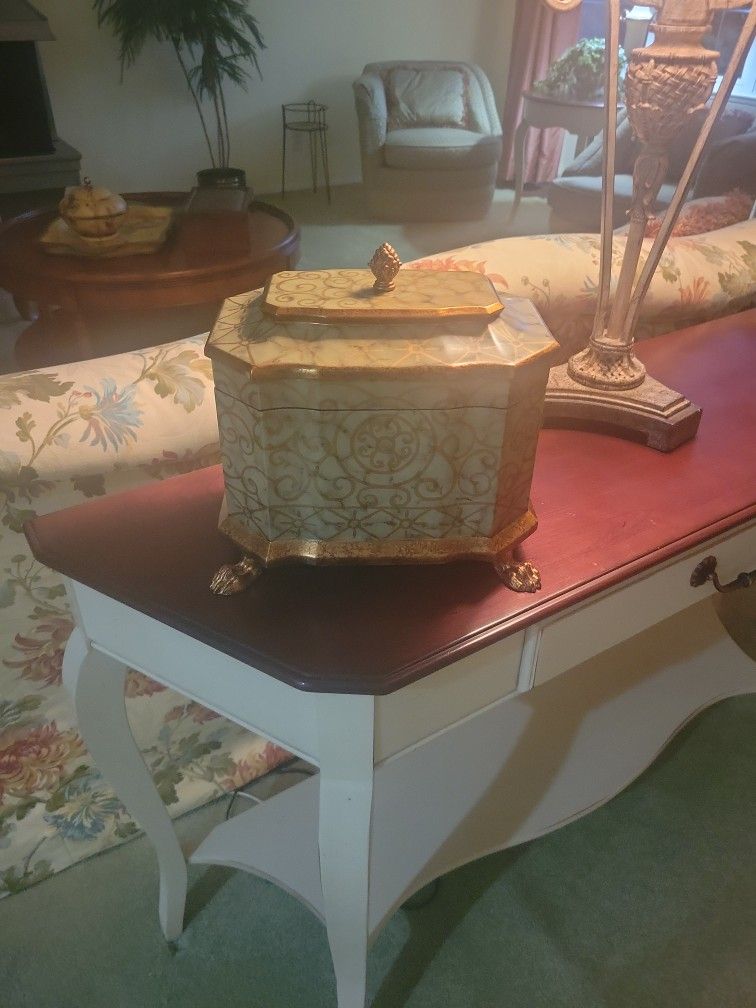 Moroccan keep Sake Box