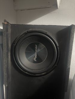 12’ Kicker subwoofers