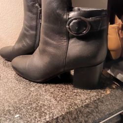 Nice Boots Size 9w