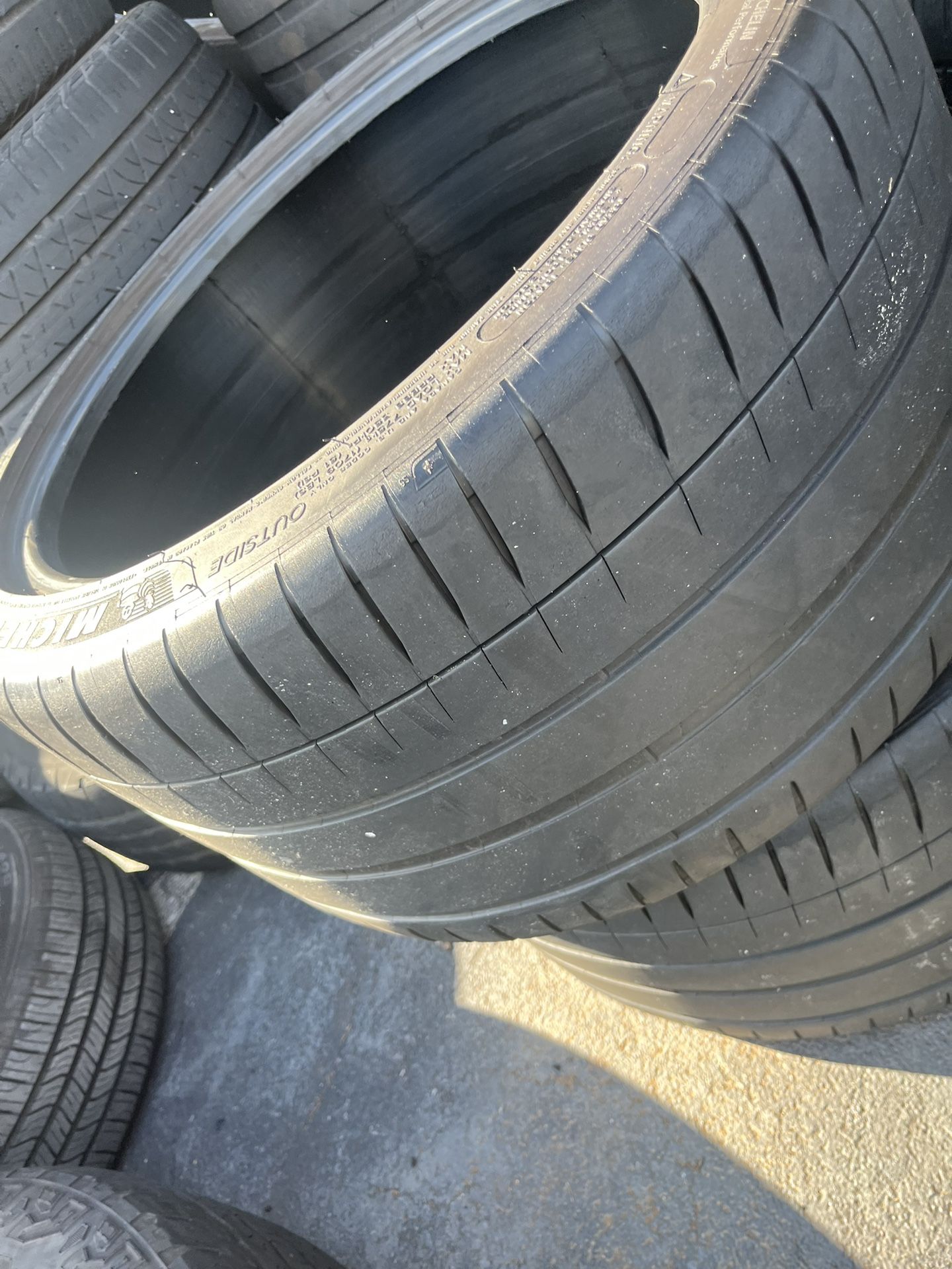 305/30/20 Michelin pilot sport 4S