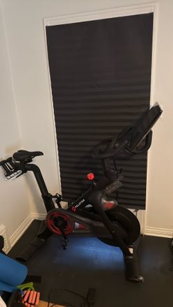 Peloton Bike - 21inch Screen