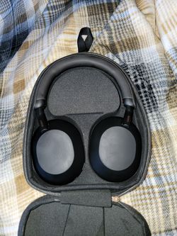 Sony WH-1000XM5 Headphones