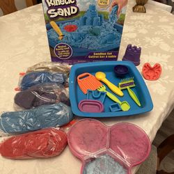 ~Lot Of Kinetic Sand & SANDBOX Set~Extra Sand~$8