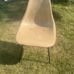 1950s-1960s Herman Miller Eames Style Fiberglass Side Chair