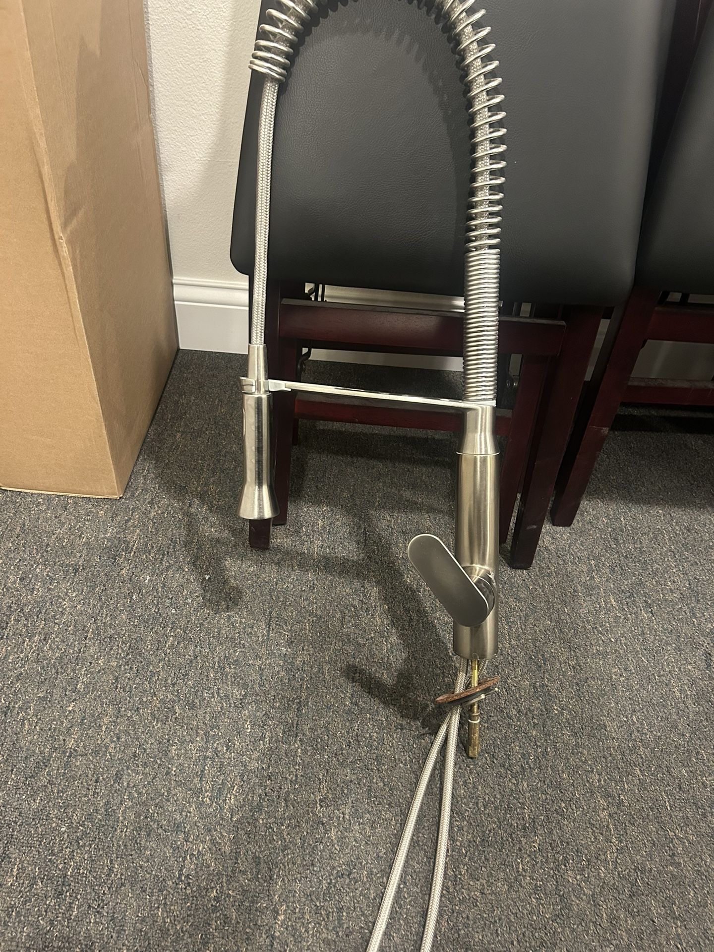 K7 Medium Single-Handle Semi-Pro Dual Spray Kitchen Faucet (SuperSteel Infinity)