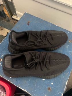 Yeezy 350 v2 onyx no box used