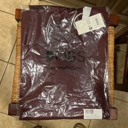 Figs Women’s Burgundy Casma Three Pocket Scrub Top Xl