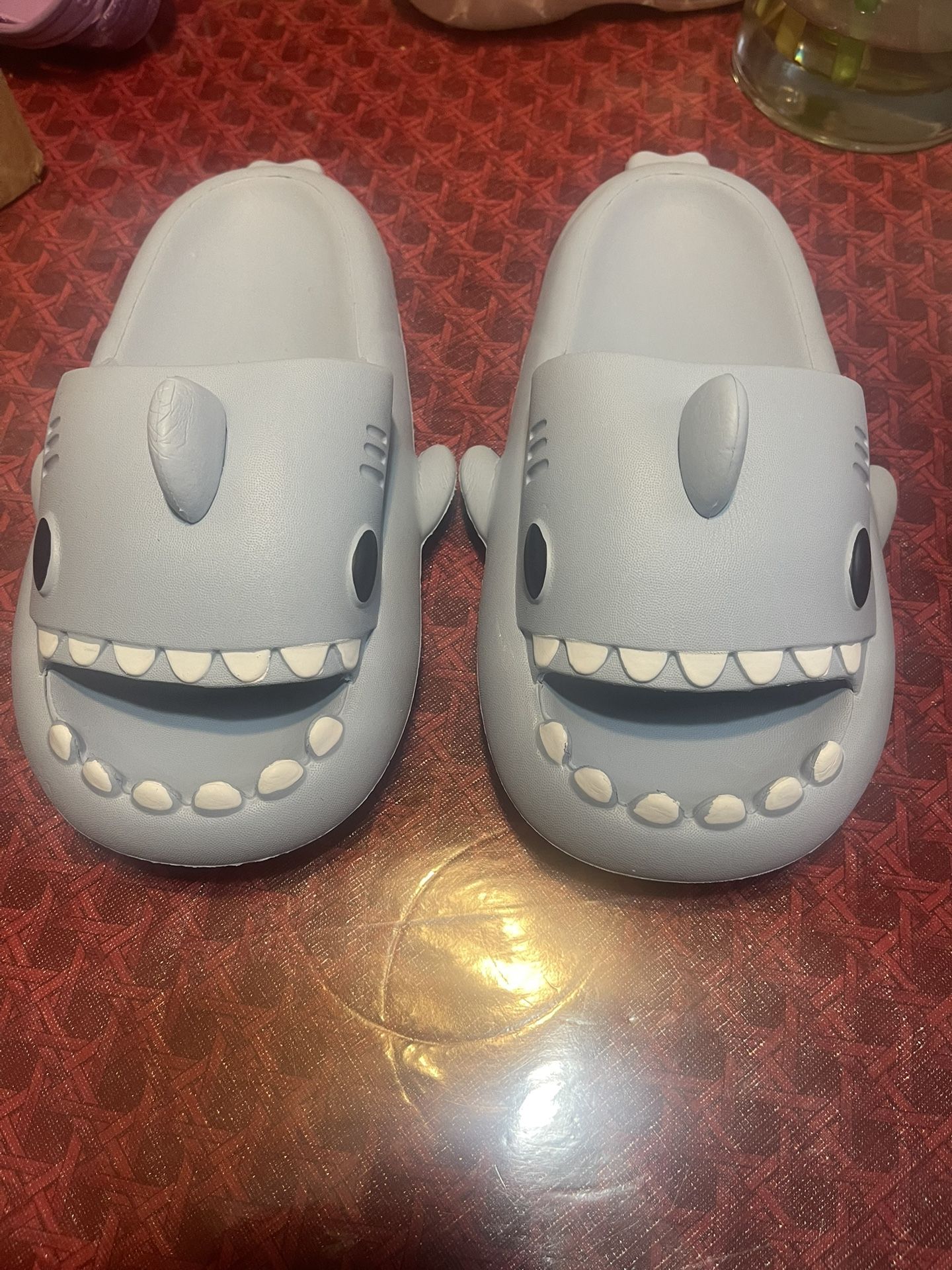 Sharks, Slides Size 7 1/2
