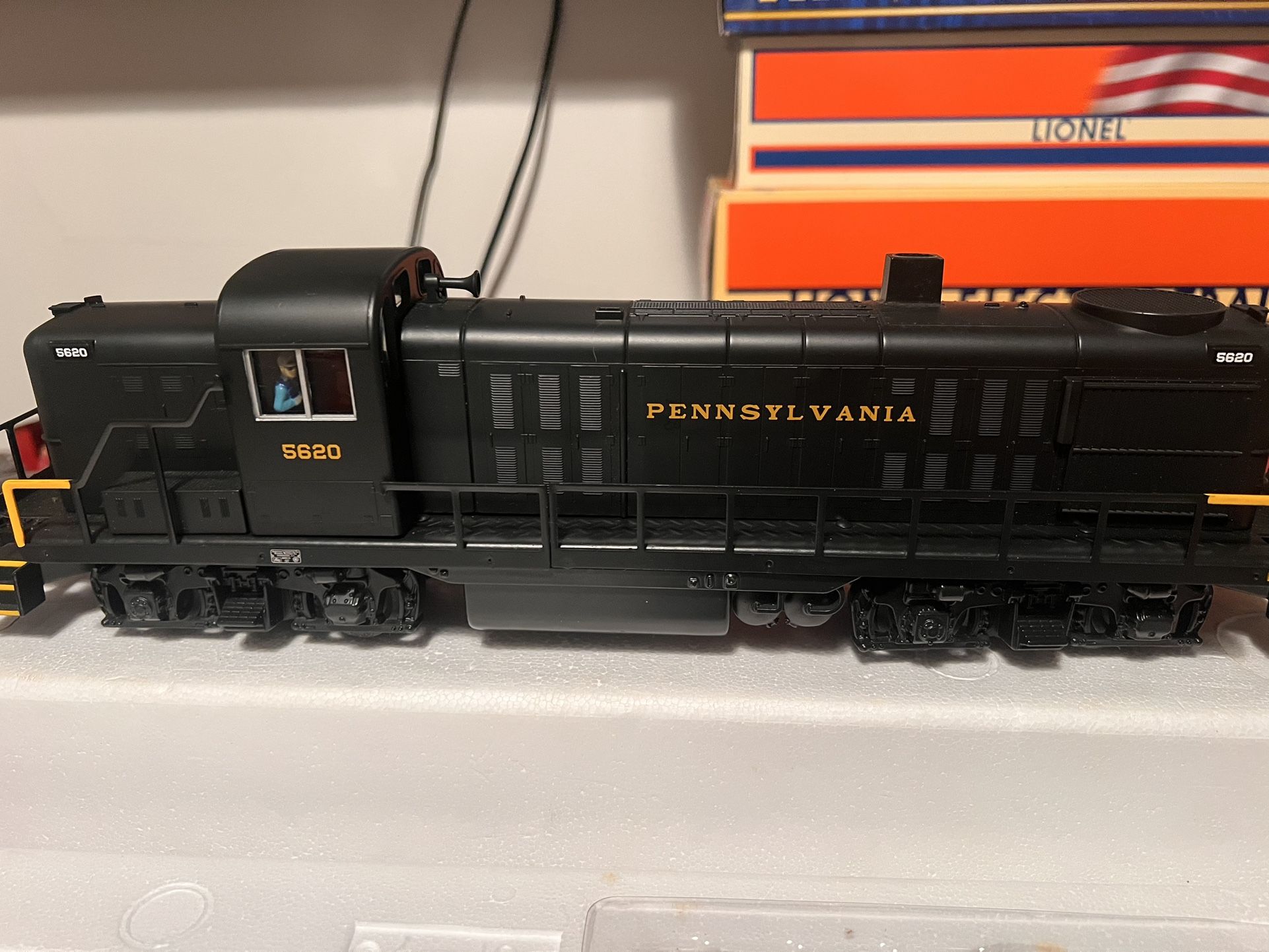 Lionel PRR LionChief Plus RS-3 #5620 – Dual Motor + Smoke – Excellent Condition