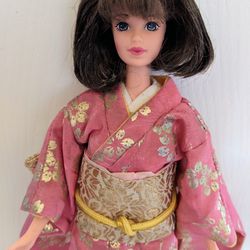 Barbie Happy New Year Japanese Kimono Barbie