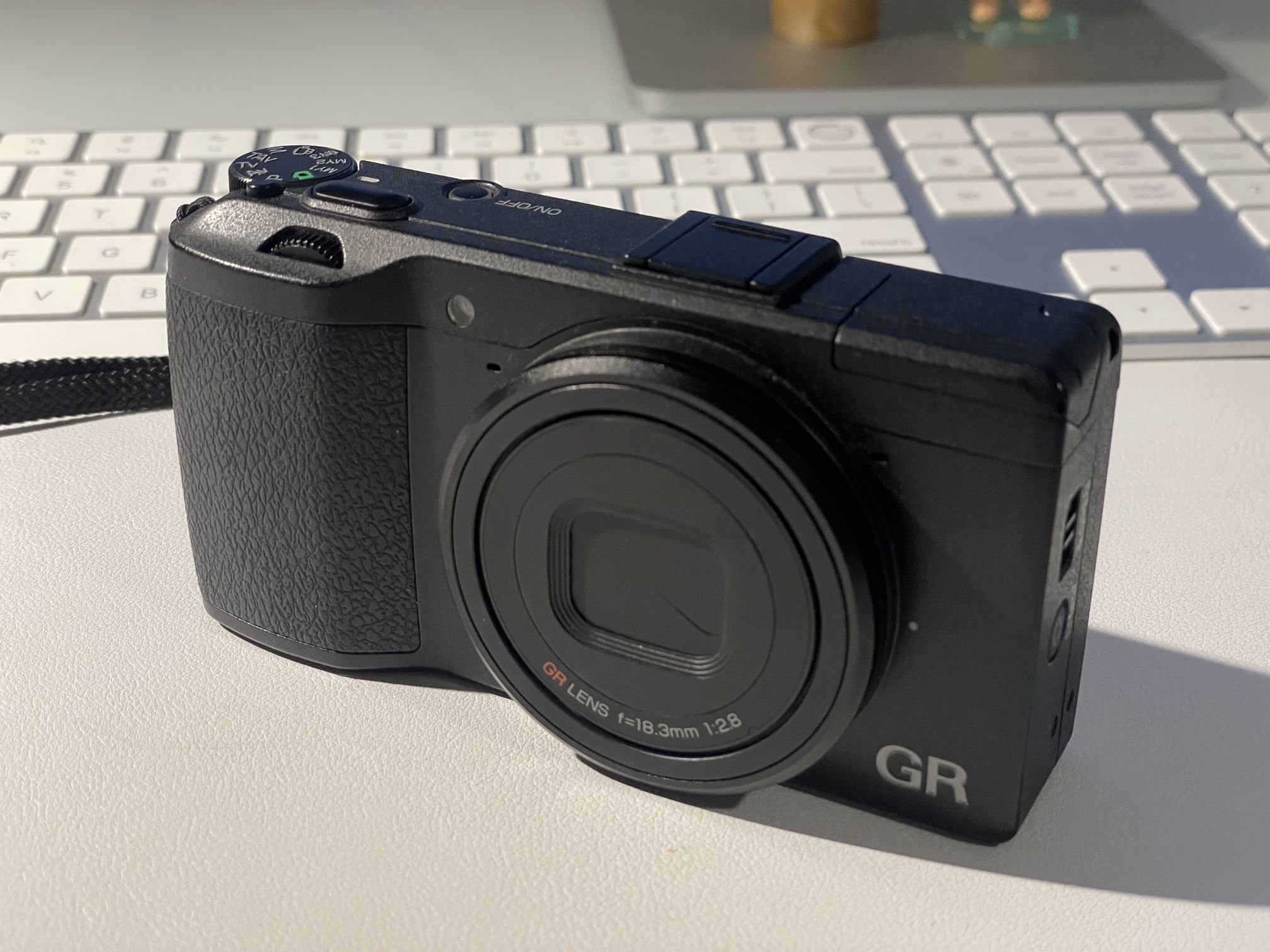 Ricoh GR i