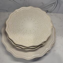 The Pioneer Woman Dinner Plates