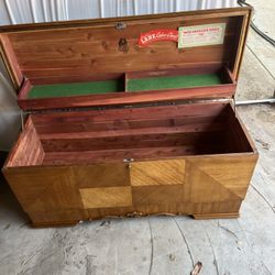Lane Cedar Chest