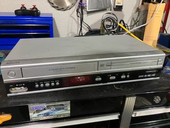 2 dvd/vhs players