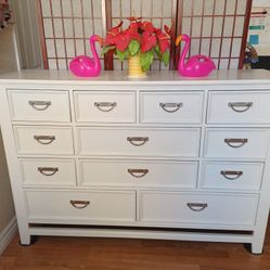 ELEGANT DRESSER 