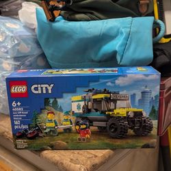 Lego City 4x4 Off-road Ambulance Rescue