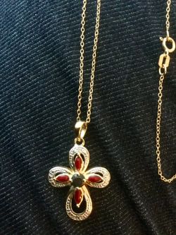 Gold over Silver 925 Fine jewelry 🌿🌸🌿 Cross pendant with chain