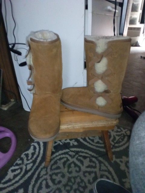 Uggs Koolaburra Size 10 Womens