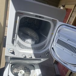 GE STACKABLE WASHER/DRYER